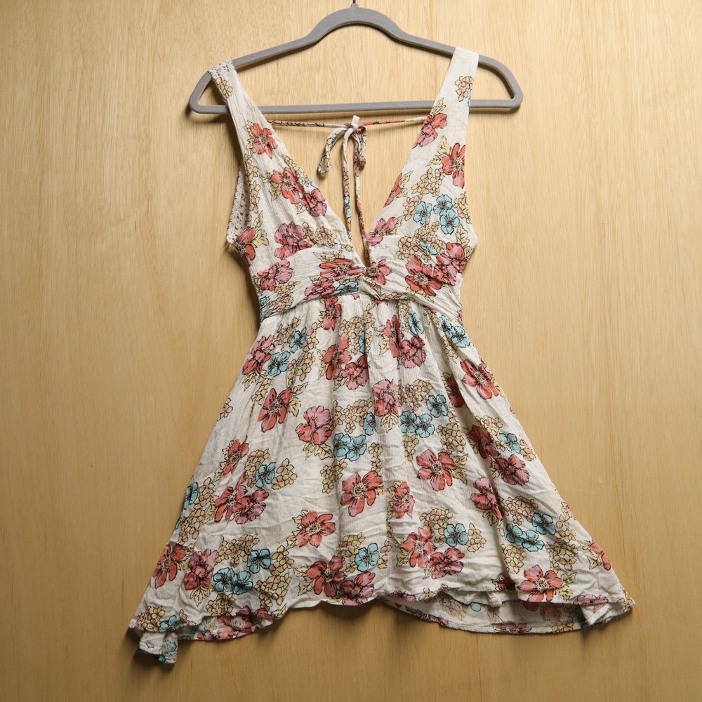 Rue21 Floral Babydoll Top XS Ivory Pink Blue Y2K Lace Trim V-Neck Tie Back